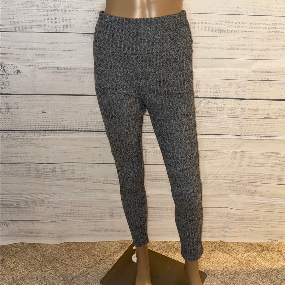 NWOT Gray Knit Leggings - Picture 6 of 8